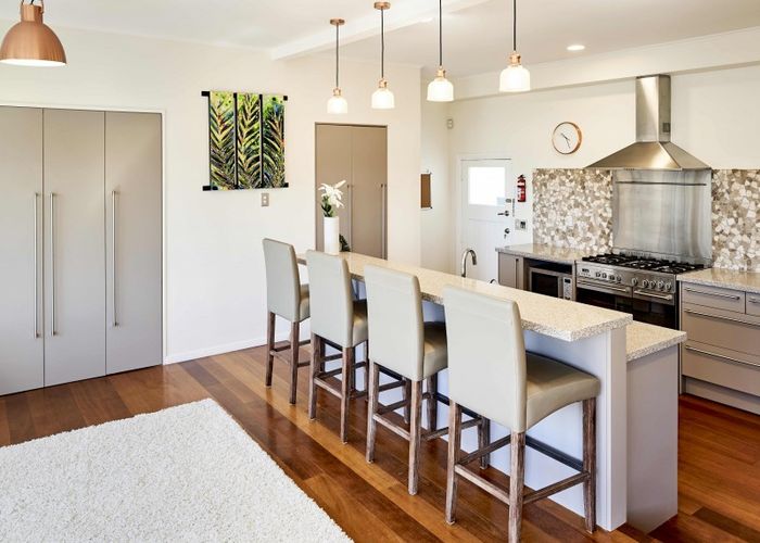  at 2 Seaview Road, Paremata, Porirua