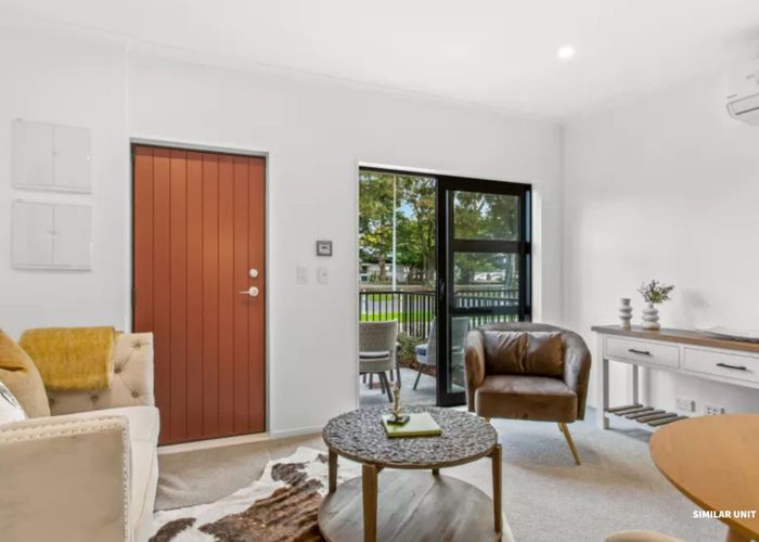  at 4/20 Bader Drive, Mangere, Manukau City, Auckland