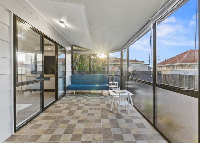  at 2/28 Caspar Road, Papatoetoe, Manukau City, Auckland