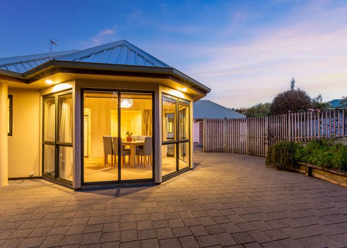  at 14 Petrel Lane, Whitby, Porirua