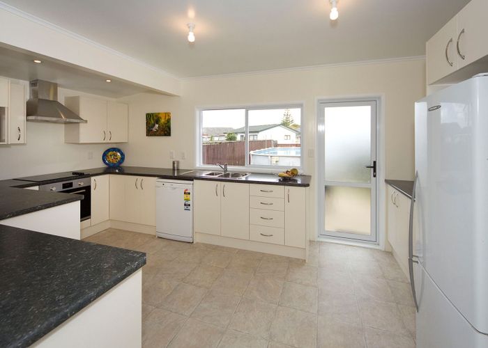  at 17 Beach Road, Te Atatu Peninsula, Waitakere City, Auckland