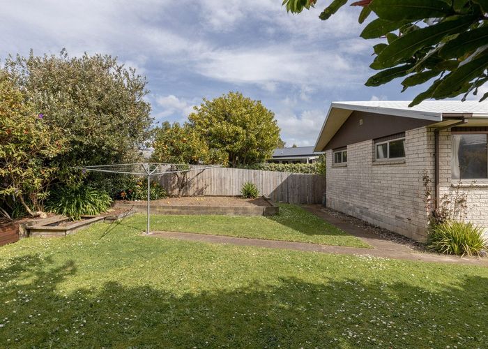  at 142 Cambridge Road, Bethlehem, Tauranga, Bay Of Plenty