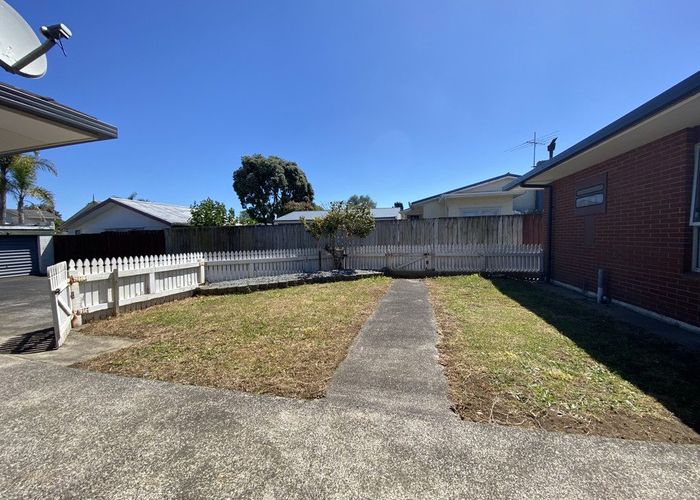  at 2/7 Hillside Rd, Mount Wellington, Auckland City, Auckland