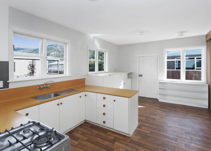  at 42 Colenso Street, Sumner, Christchurch