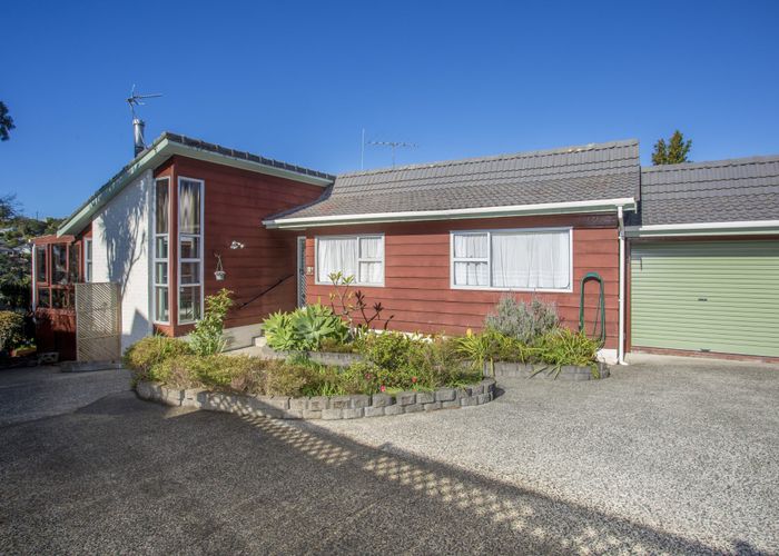  at 2/21 Helvetia Drive, Browns Bay, North Shore City, Auckland