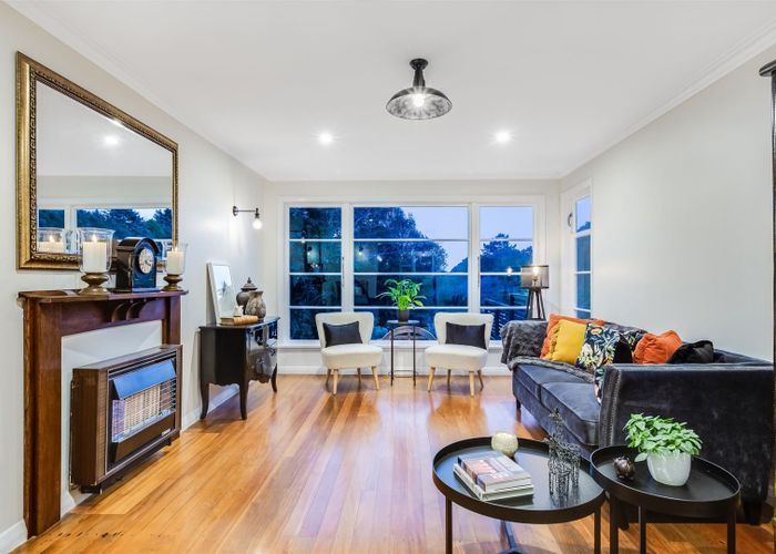 at 21 Mahoe Street, Tawa, Wellington