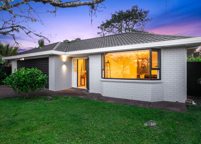  at 206 Glengarry Road, Glen Eden, Auckland