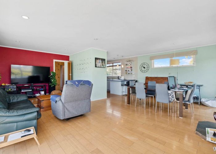  at 18A Dallinghoe Crescent, Milford, Auckland