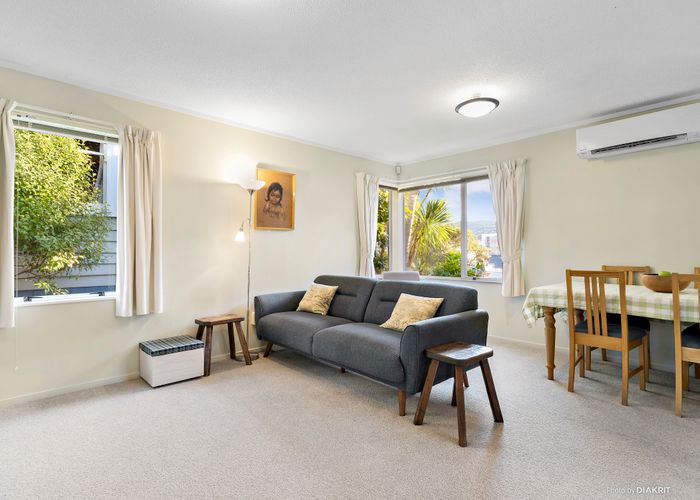  at 5I Duke Street, Mount Victoria, Wellington