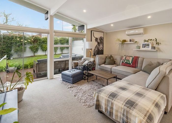  at 39 Sunvue Road, Glen Eden, Waitakere City, Auckland