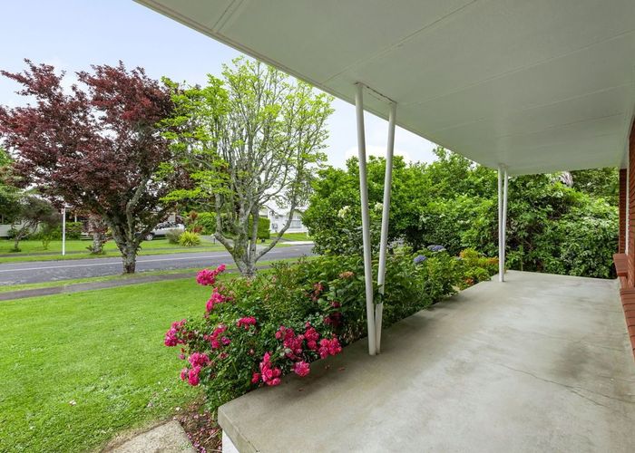  at 2 Golden Place, Fairfield, Hamilton