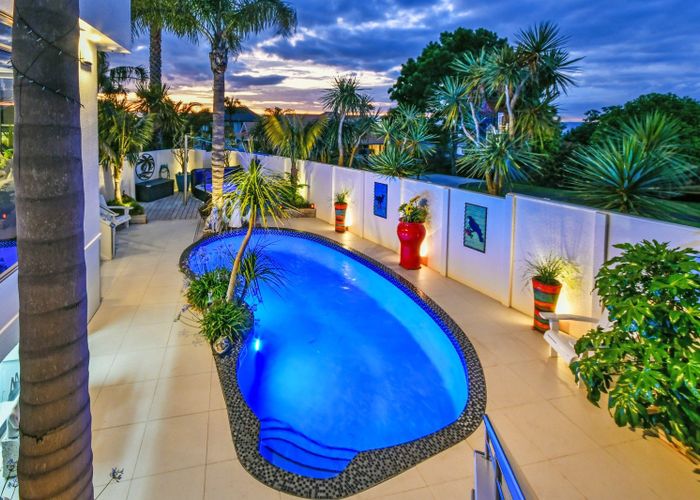  at 6 Ribbonwood Crescent, Goodwood Heights, Auckland