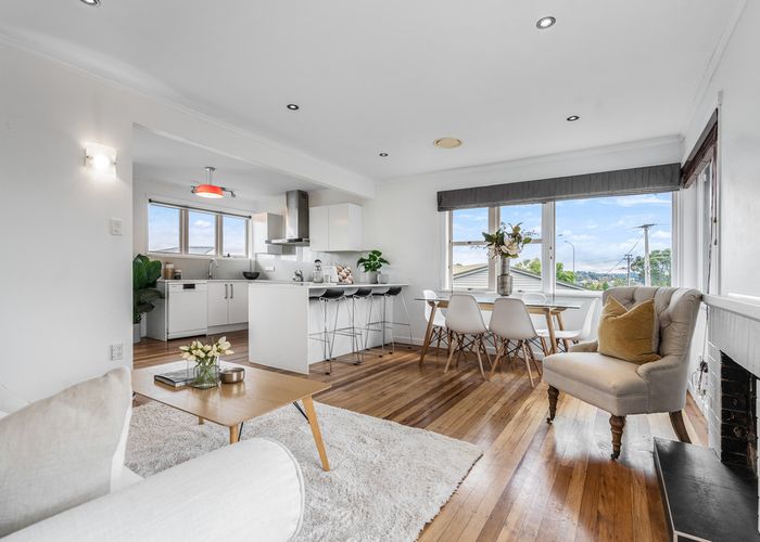  at 1/662 East Coast Road, Pinehill, Auckland
