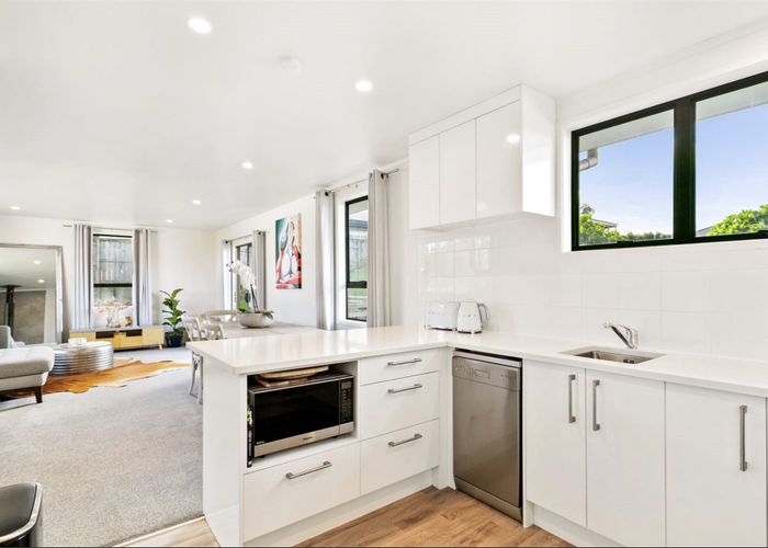  at 15 Woodhouse Place, West Harbour, Waitakere City, Auckland