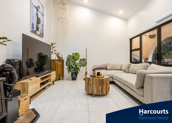  at 719 Scenic Drive, Henderson Valley, Waitakere City, Auckland
