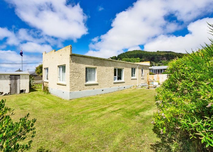  at 21 Henderson Street, Bluff