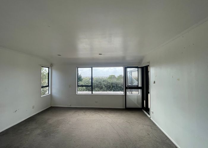  at 1/2 Monde Place, Clover Park, Manukau City, Auckland