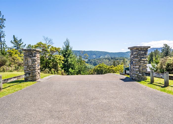 For sale 28 Mount Marua Way, Timberlea, Upper Hutt, Wellington