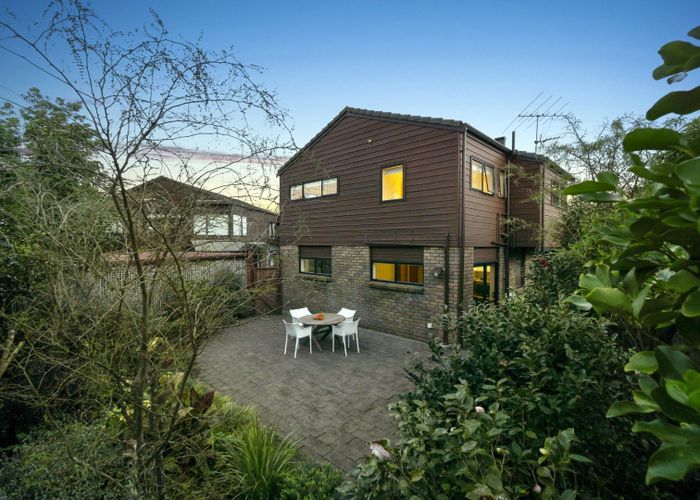  at 3/11 Faulkner Road, Northcote Point, Auckland