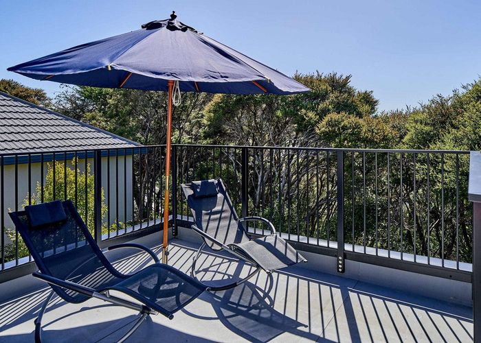  at 39 James Cook Drive, Whitby, Porirua, Wellington