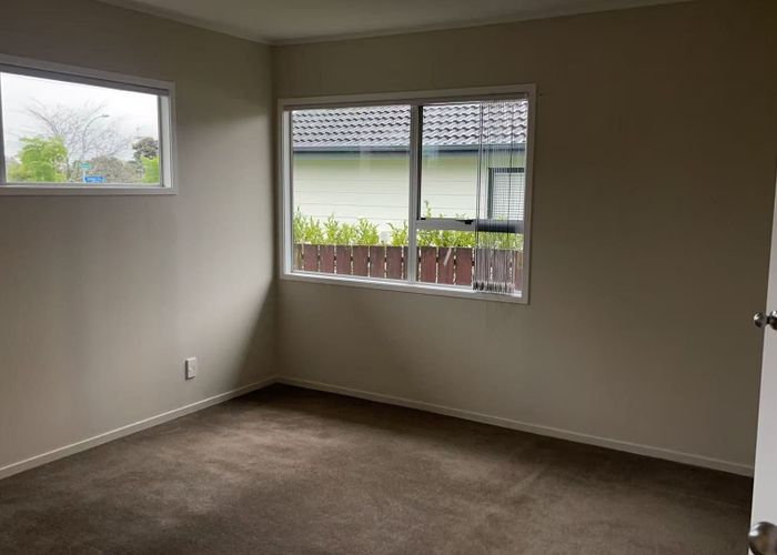  at 41 Meadowood Drive, Unsworth Heights, North Shore City, Auckland
