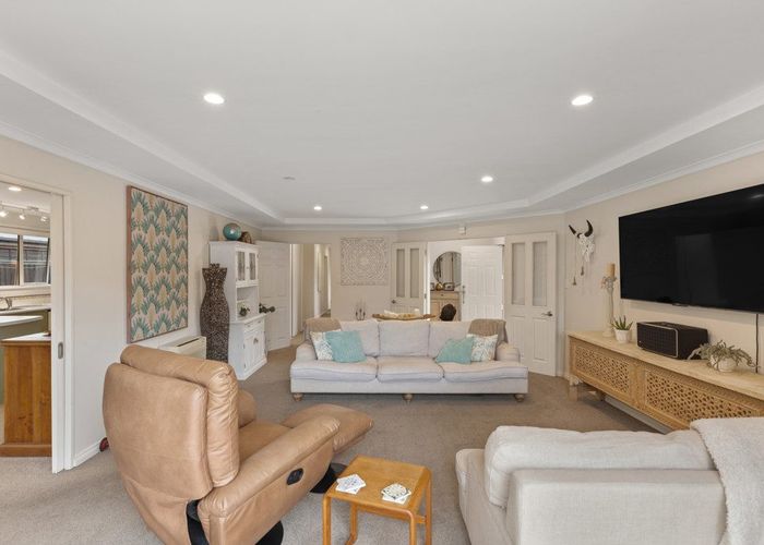  at 32 Eaglesome Avenue, Aidanfield, Christchurch City, Canterbury