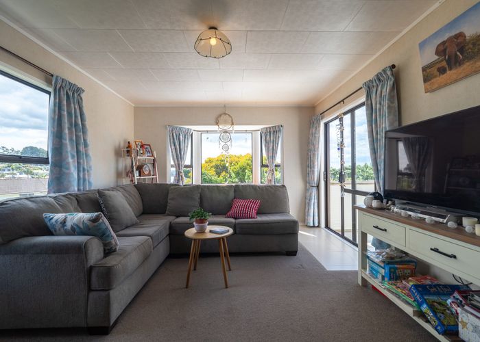  at 10 Merida Place, Unsworth Heights, Auckland