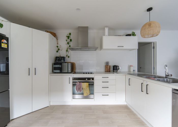  at 3 Cassidy Street, Hamilton East, Hamilton