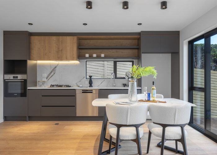  at 4/12 Manuwai Road, Torbay, North Shore City, Auckland
