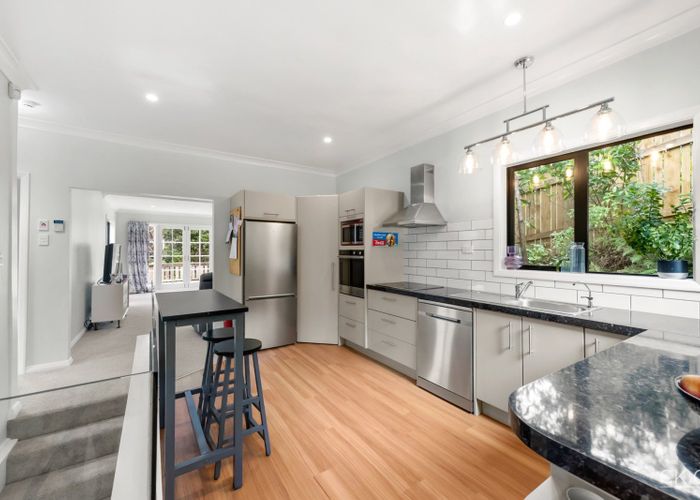  at 24 Miromiro Rd, Normandale, Lower Hutt, Wellington