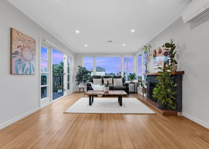  at 43 Lynwood Road, New Lynn, Auckland