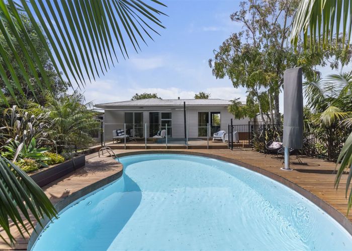  at 22 Bayside Avenue, Te Atatu Peninsula, Auckland
