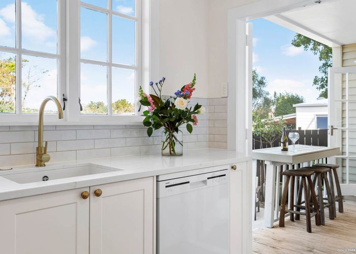 at 1596A Great North Road, Waterview, Auckland
