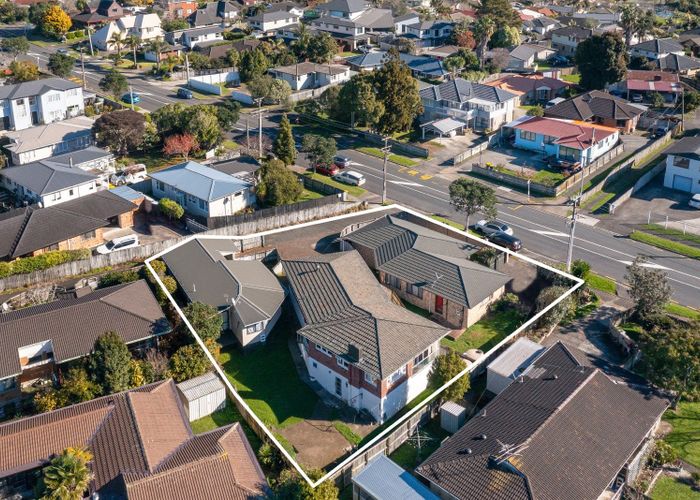 at 70 Sturges Road, Henderson, Waitakere City, Auckland