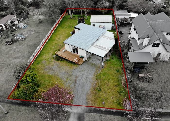  at 12 Irwin Place, Kinloch