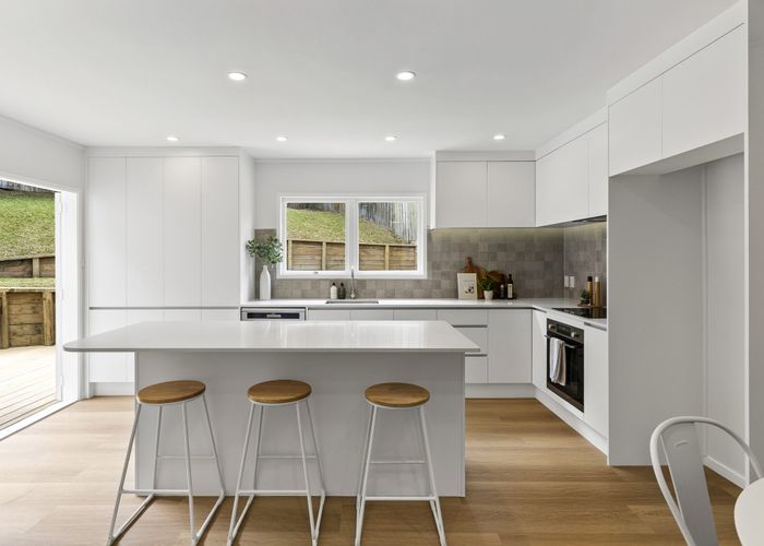  at 36 Beaudine Avenue, Glenfield, North Shore City, Auckland