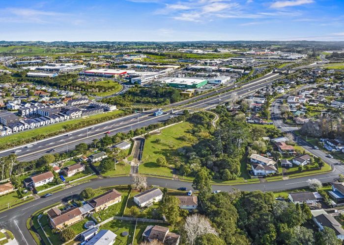  at 5, 7, 9, 11 and 13 Holmes Drive, West Harbour, Waitakere City, Auckland
