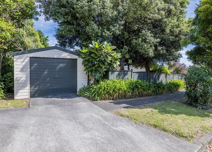  at 8 Campion Road, Waikanae Beach, Kapiti Coast, Wellington