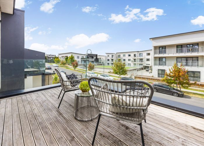  at 10A Carlos Drive, Flat Bush, Manukau City, Auckland