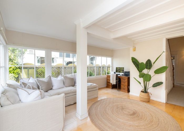  at 12 Lighthouse Road, Bluff Hill, Napier