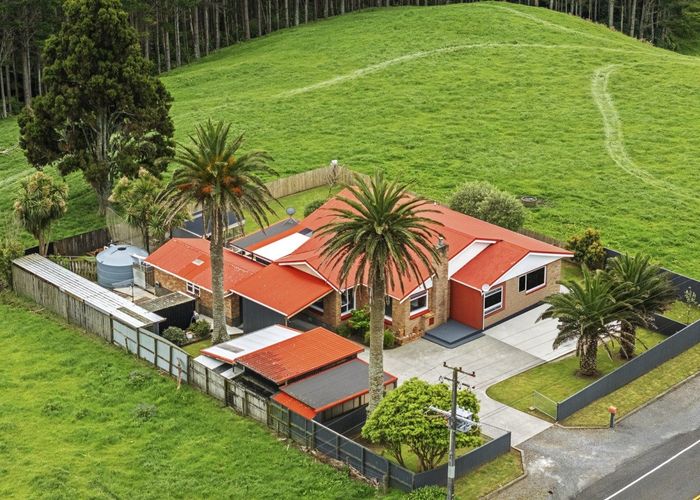  at 1606 South Road, Oakura, New Plymouth, Taranaki