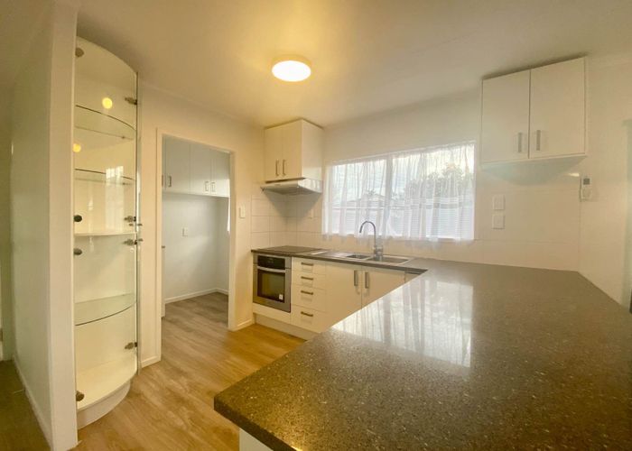  at 2 Silverstone Place, Henderson, Waitakere City, Auckland