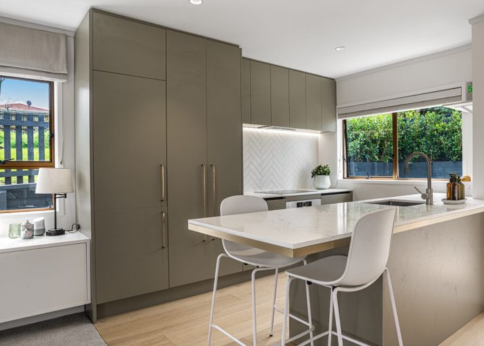  at 3/6 Keys Street, Belmont, Auckland