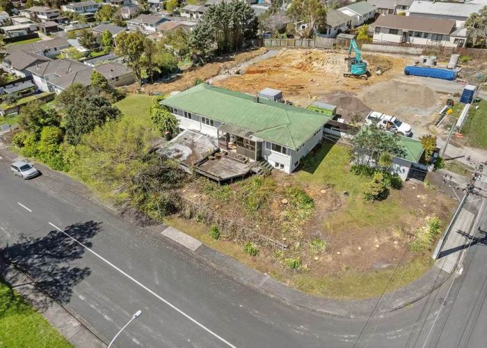  at 84 Awaroa Road, Sunnyvale, Waitakere City, Auckland