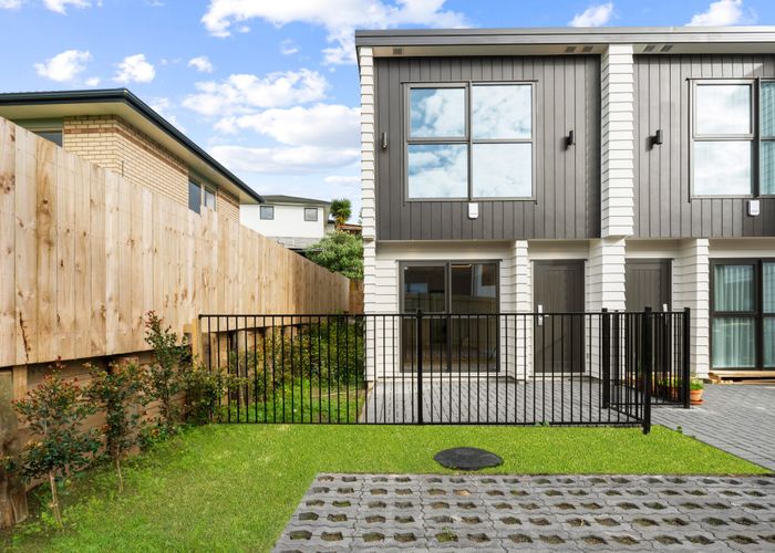 at 12F Hewlett Road, Massey, Waitakere City, Auckland