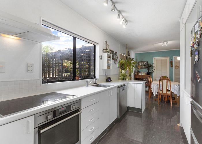  at 201 Carnoustie Drive, Wattle Downs, Manukau City, Auckland