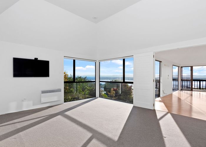  at 20 Inverness Lane, Redcliffs, Christchurch City, Canterbury