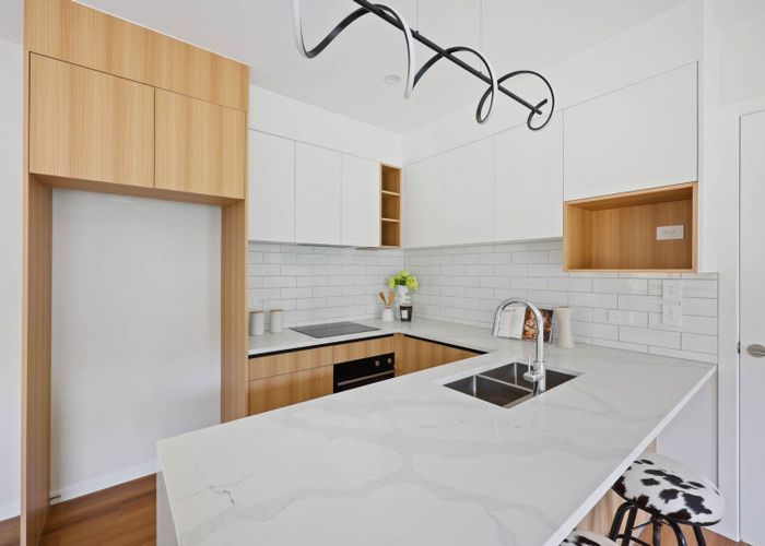  at 8 Weetman Drive, Browns Bay, North Shore City, Auckland