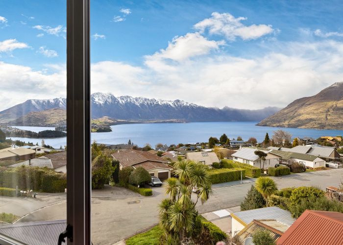  at 32 Avalon Crescent, Fernhill, Queenstown-Lakes, Otago