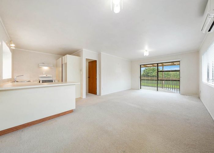  at 2/60 Flanshaw Road, Te Atatu South, Waitakere City, Auckland